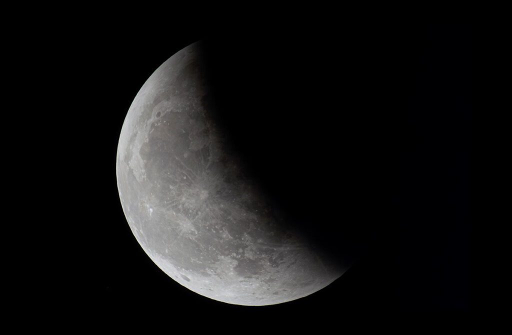 eclipsi parcial de lluna